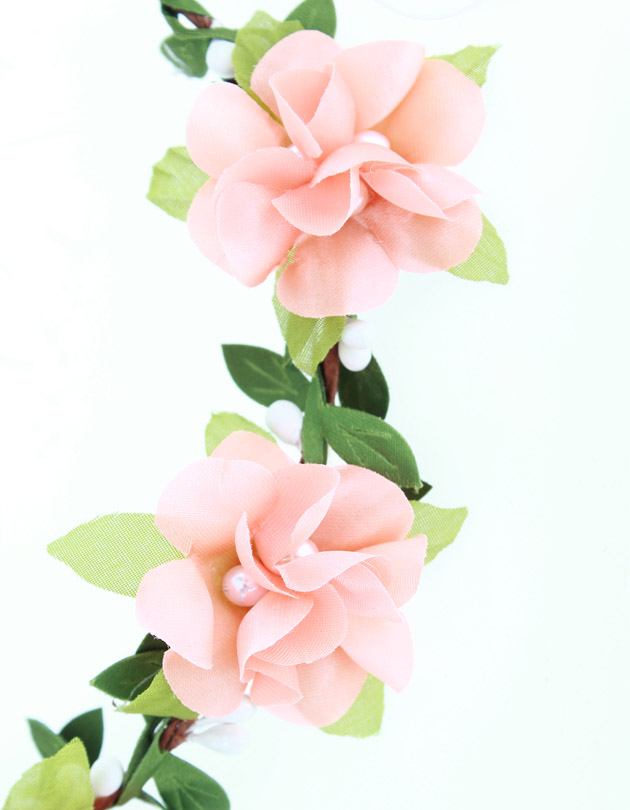 Lola Floral Crown in Peach